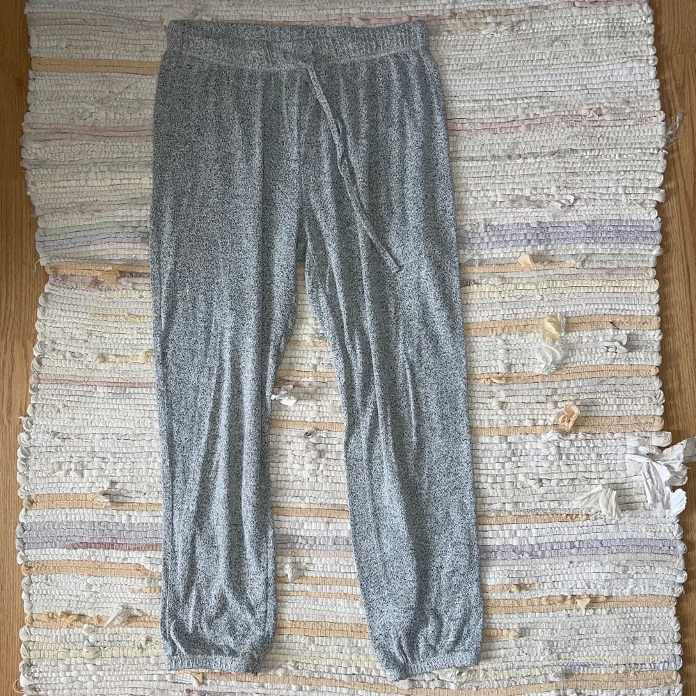 LOFT Sleep Heather Gray Long Sleeve / Pants Pajama Set Size Small - Picture 2 of 8